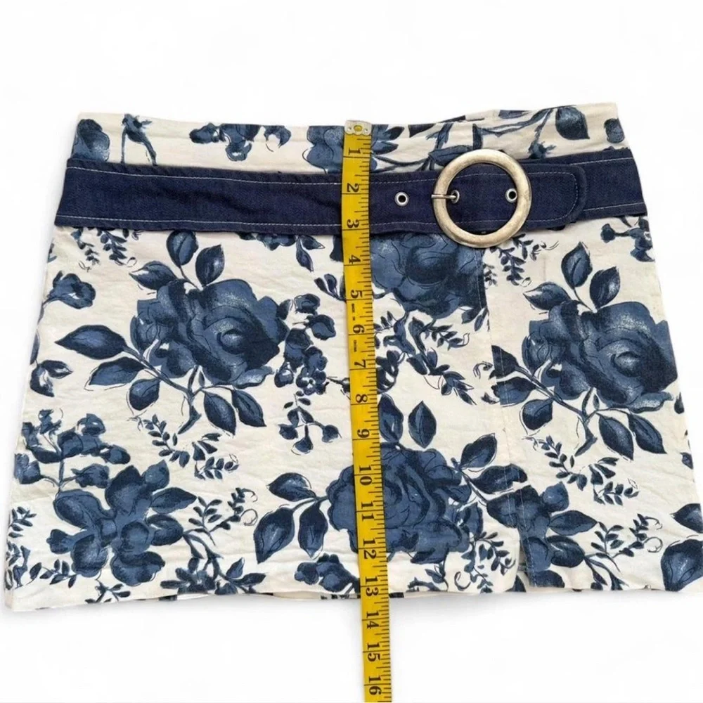 Vintage Y2K Mini Skirt Floral Belted Mini Skirt Navy Belt Silver Accent Slit